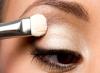 Jak optycznie powiększyć oczy za pomocą makijażu